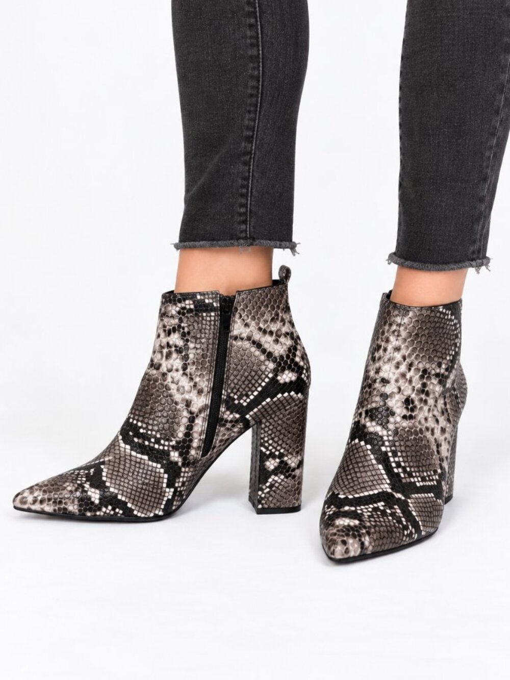 Qupid Snakeskin Print Pointed Toe Block Heel Ankle Boots 7.5 Y2K